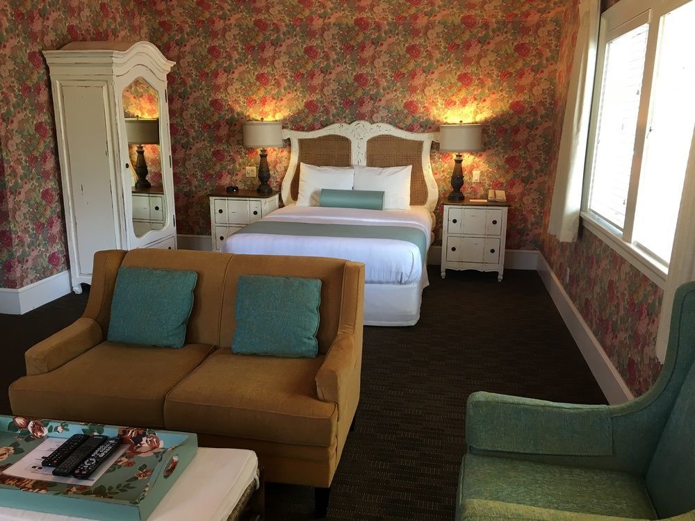 Rosewood Inn Victoria Ngoại thất bức ảnh